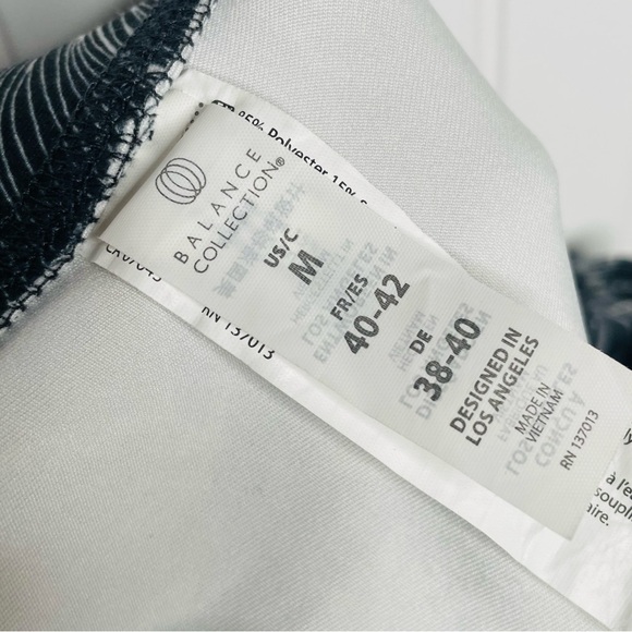 Balance Collection Floral Lines Leggings - Picture 6 of 7